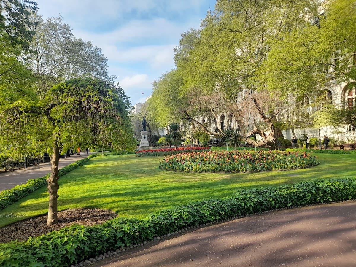 Victoria Embankment Gardens: Whitehall Gardens - Image 2