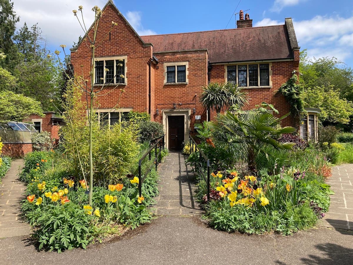 Cheslyn House & Gardens - Image 2