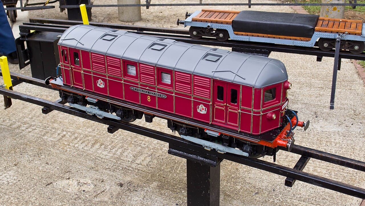 Cutteslowe Park Miniature Railway - Image 4