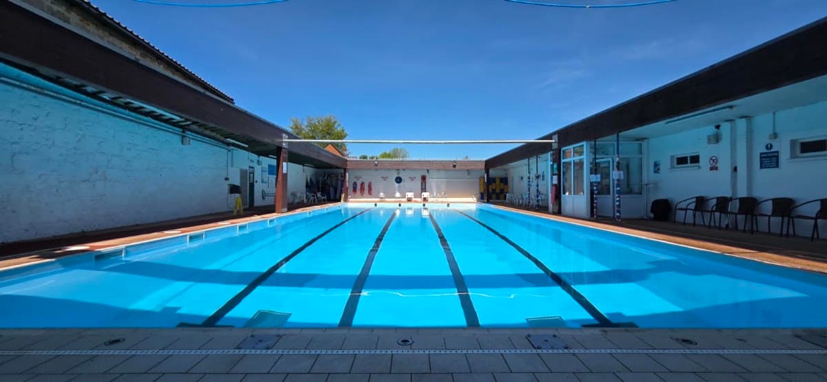 Shaftesbury Lido - Main view