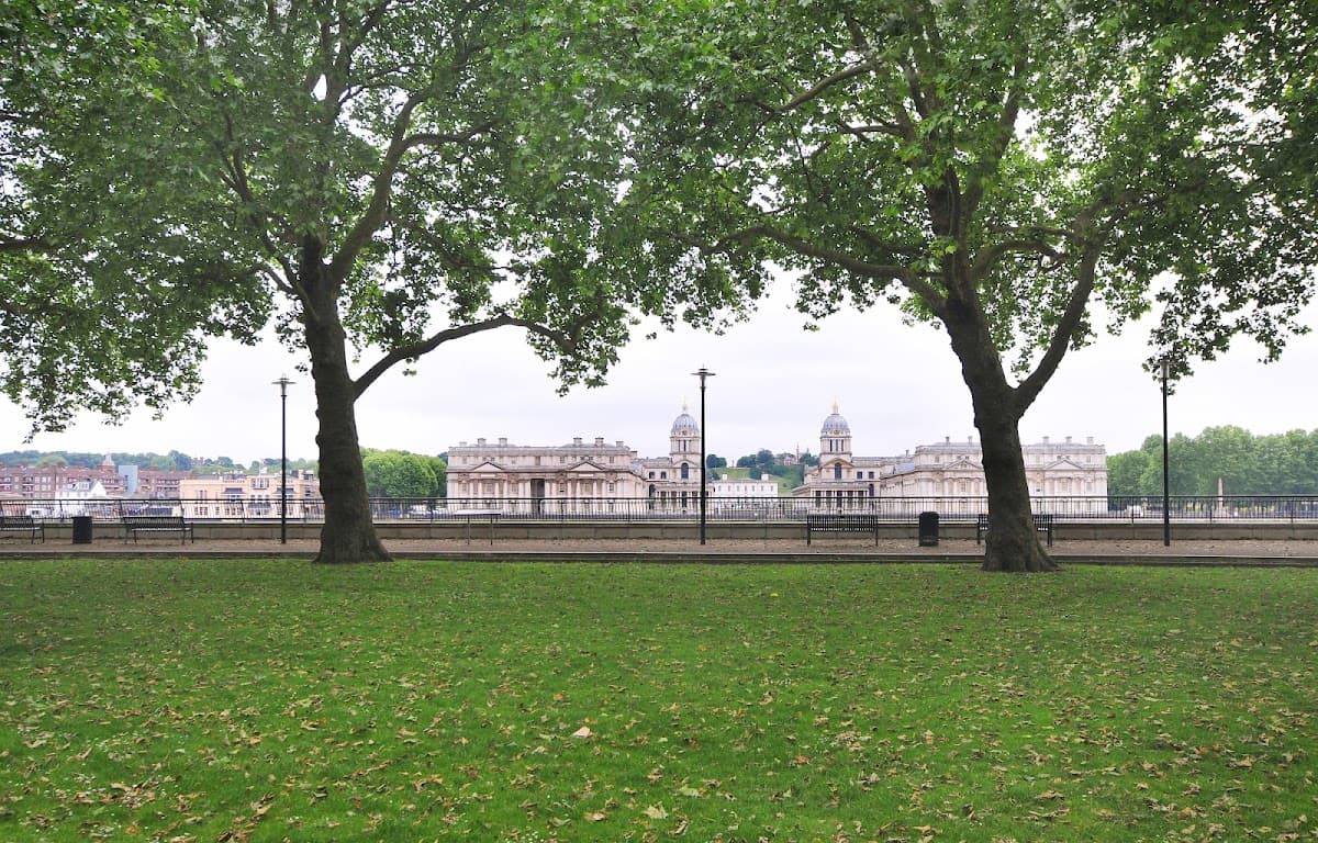 Island Gardens - Image 2