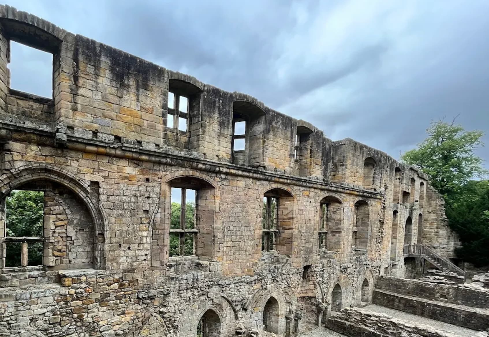 Dunfermline Abbey and Palace - Image 4