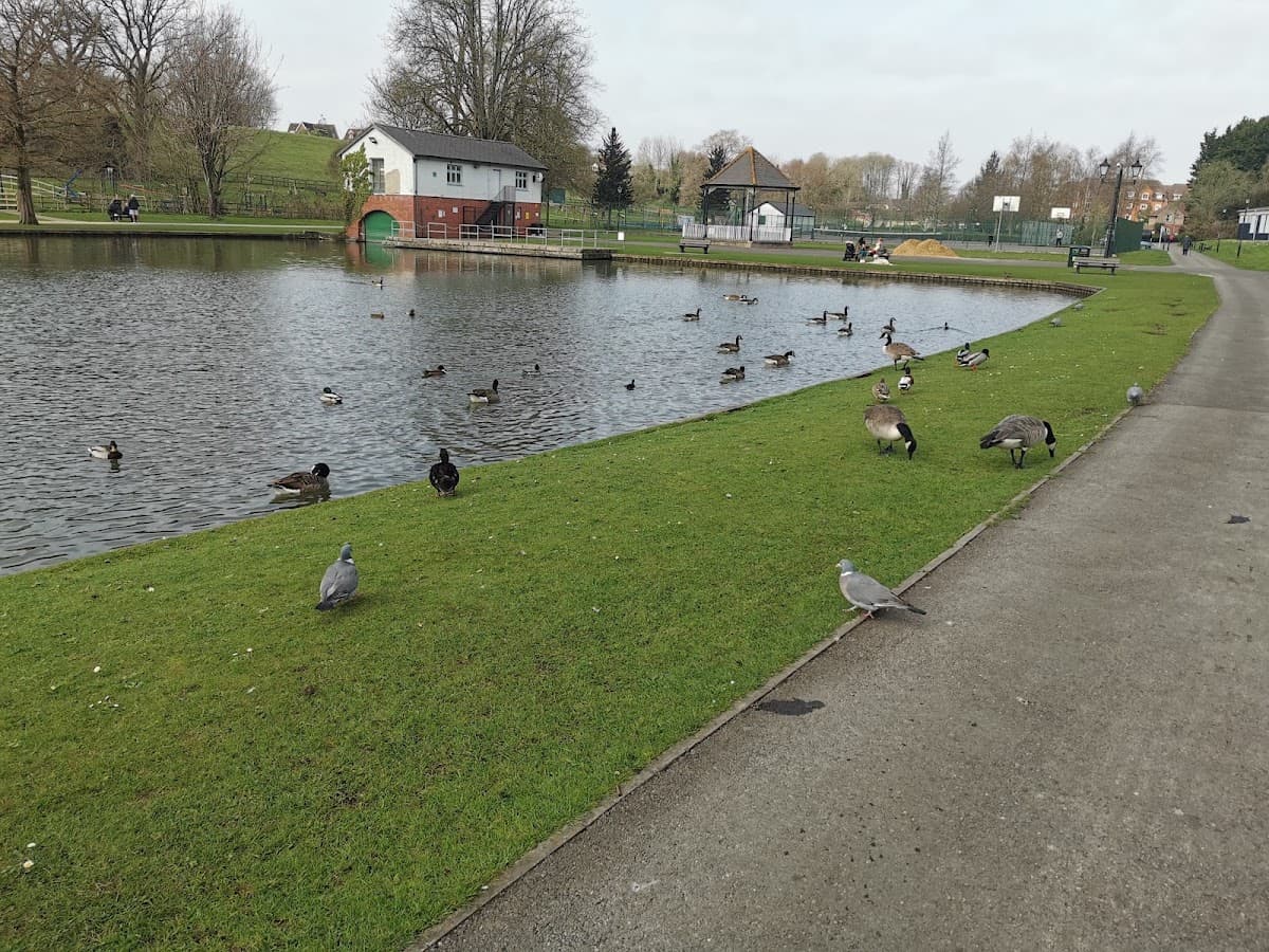 Warminster Lake Pleasure Grounds - Main view