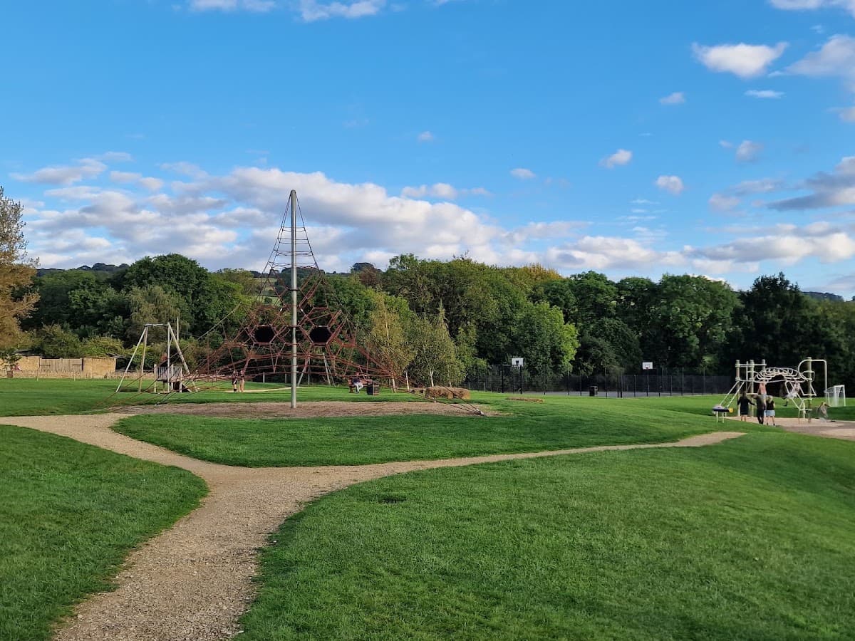 Broadway Park - Image 1