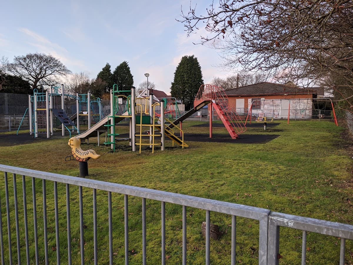 Pontlliw Park - Playground - Image 1