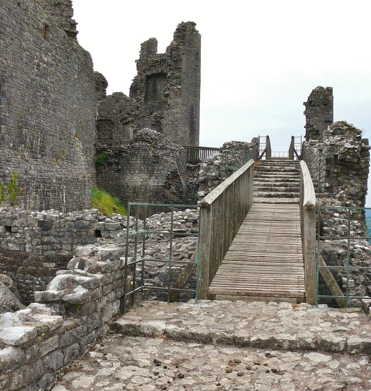 Carreg Cennen Castle - Image 2
