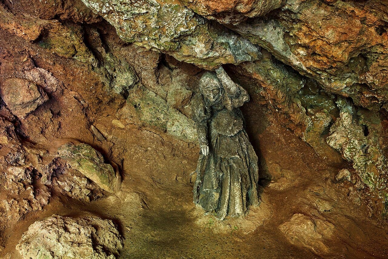 Mother Shipton's Cave - Image 2