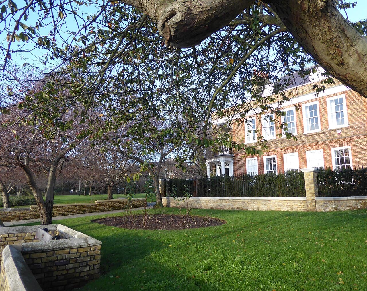 Furnivall Gardens - Image 3
