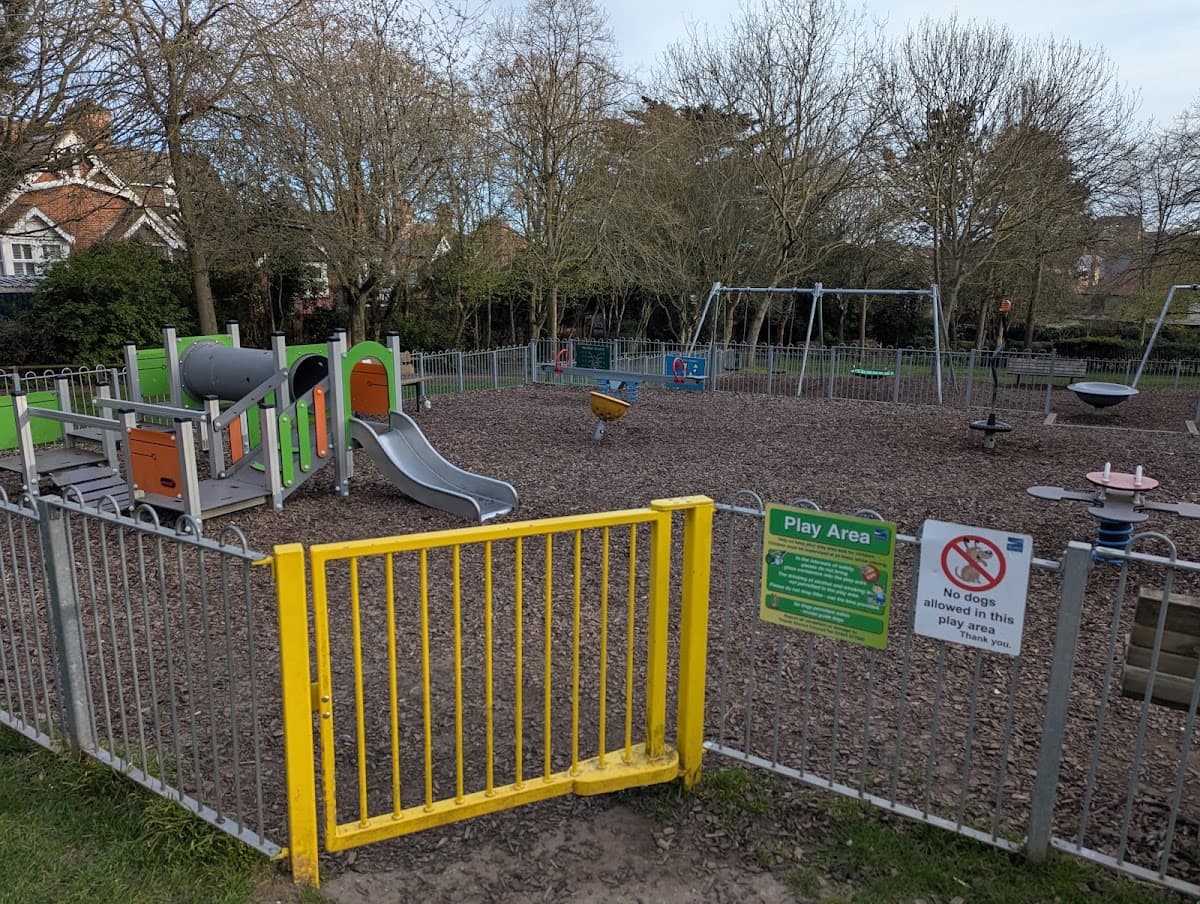 Pierremont Park, Playground - Image 1