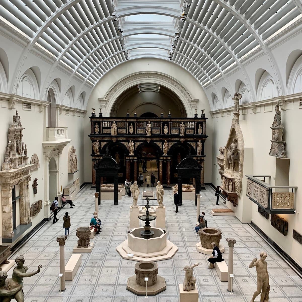 Victoria and Albert Museum - Image 1