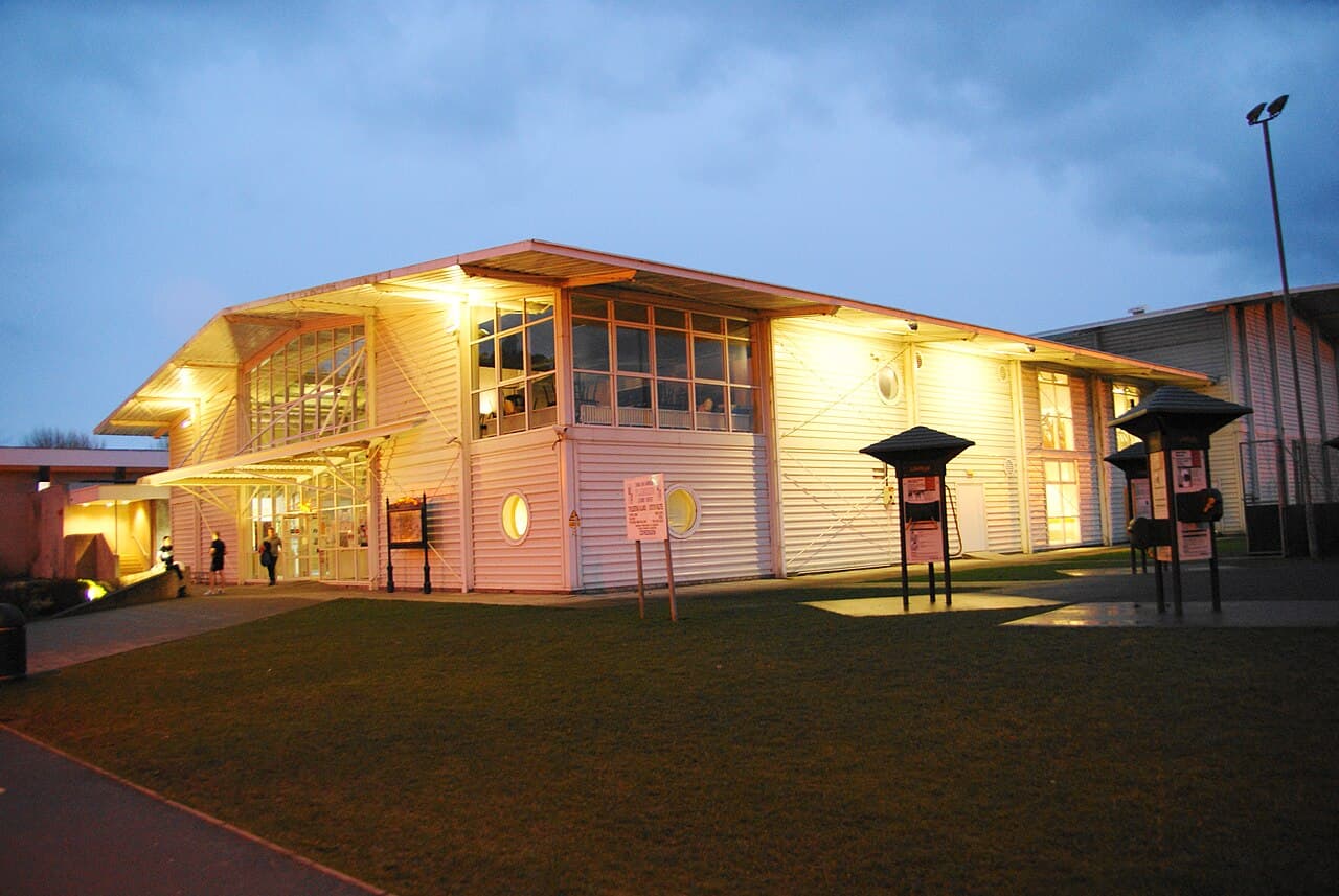 Canolfan Hamdden Plascrug Leisure Centre - Main view