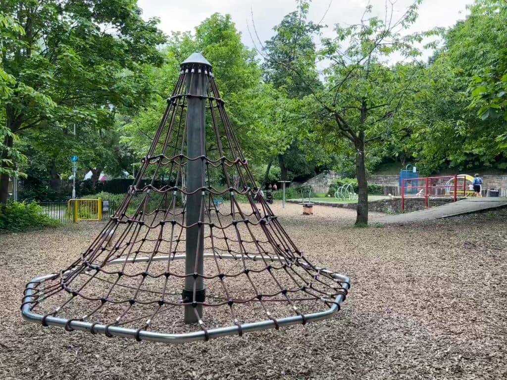 King George V Park Playground - Image 3