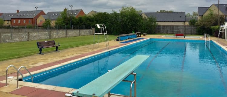 Woodstock Open Air Pool - Image 1