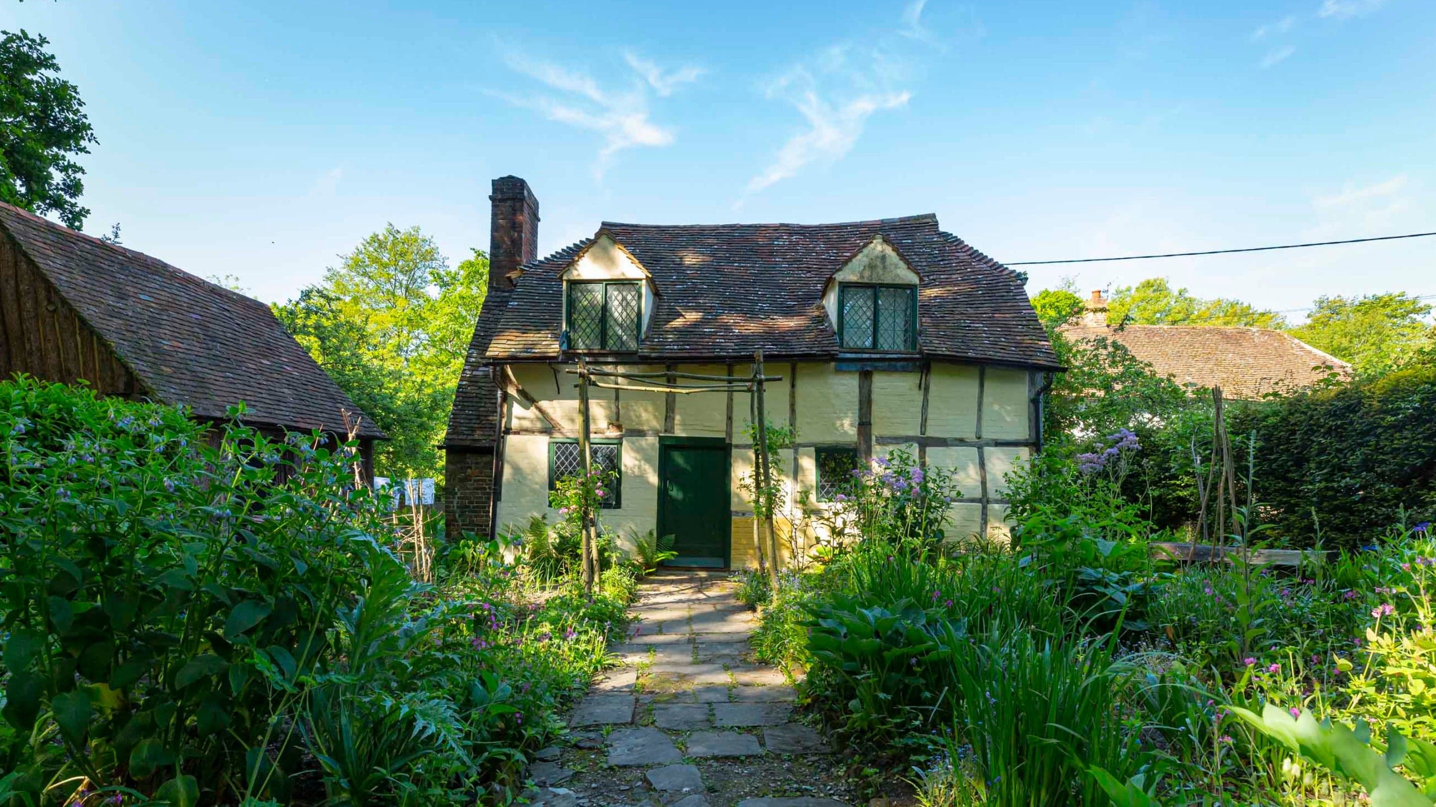 National Trust - Oakhurst Cottage - Main view