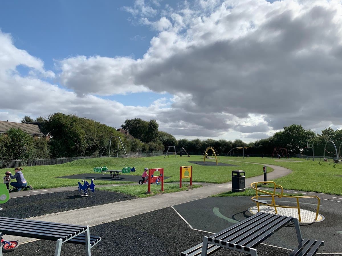 Deer Park Way Playground - Image 2