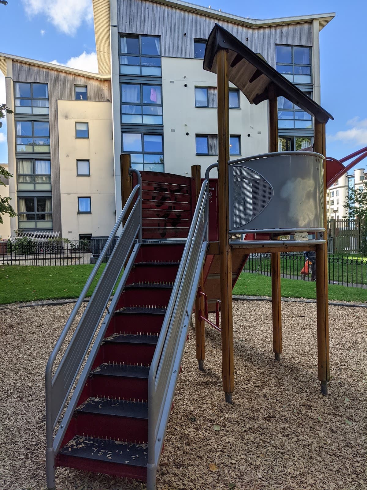Sandport Street Play Area - Image 2