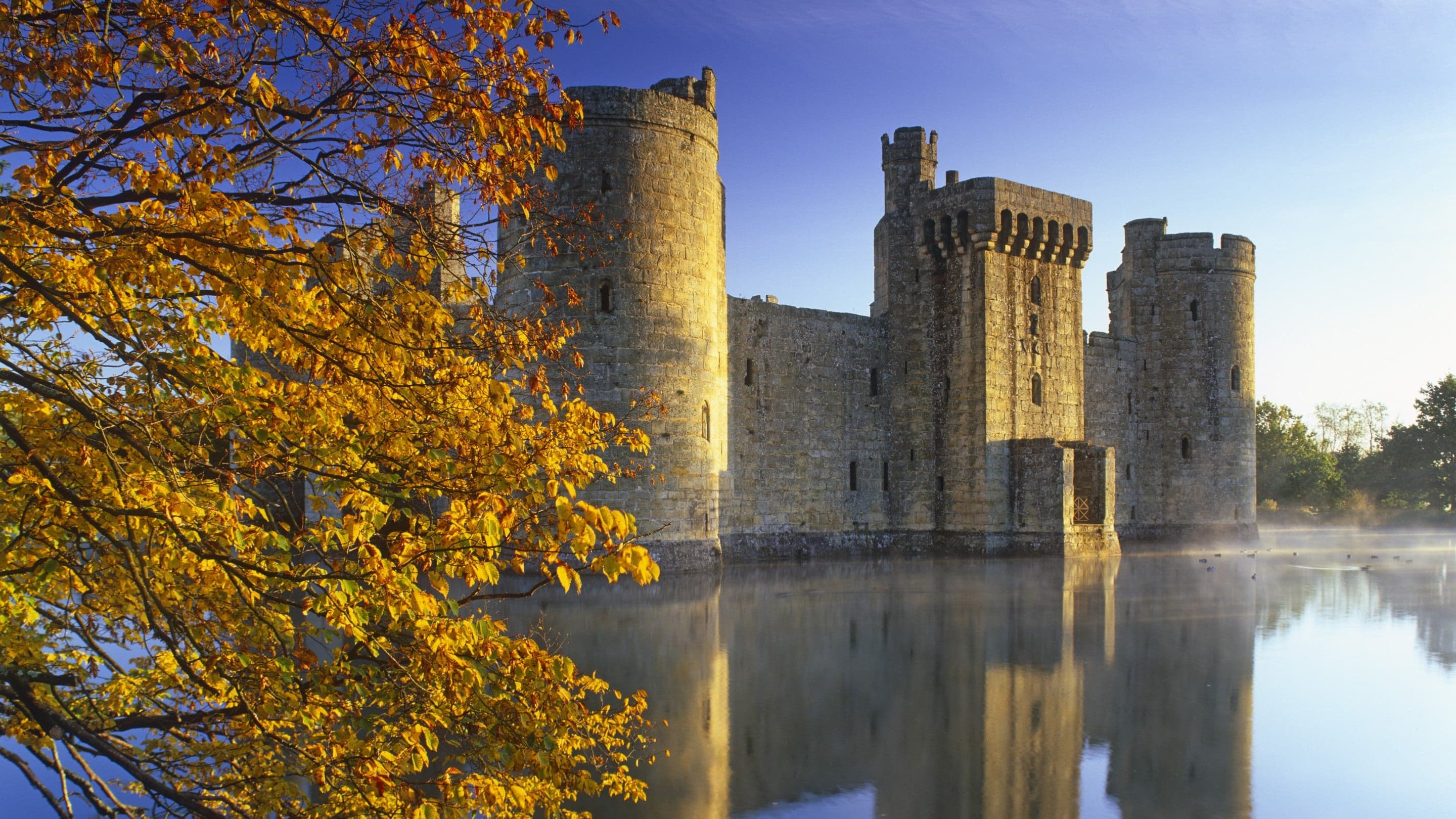 Moat tour with a costumed medieval character