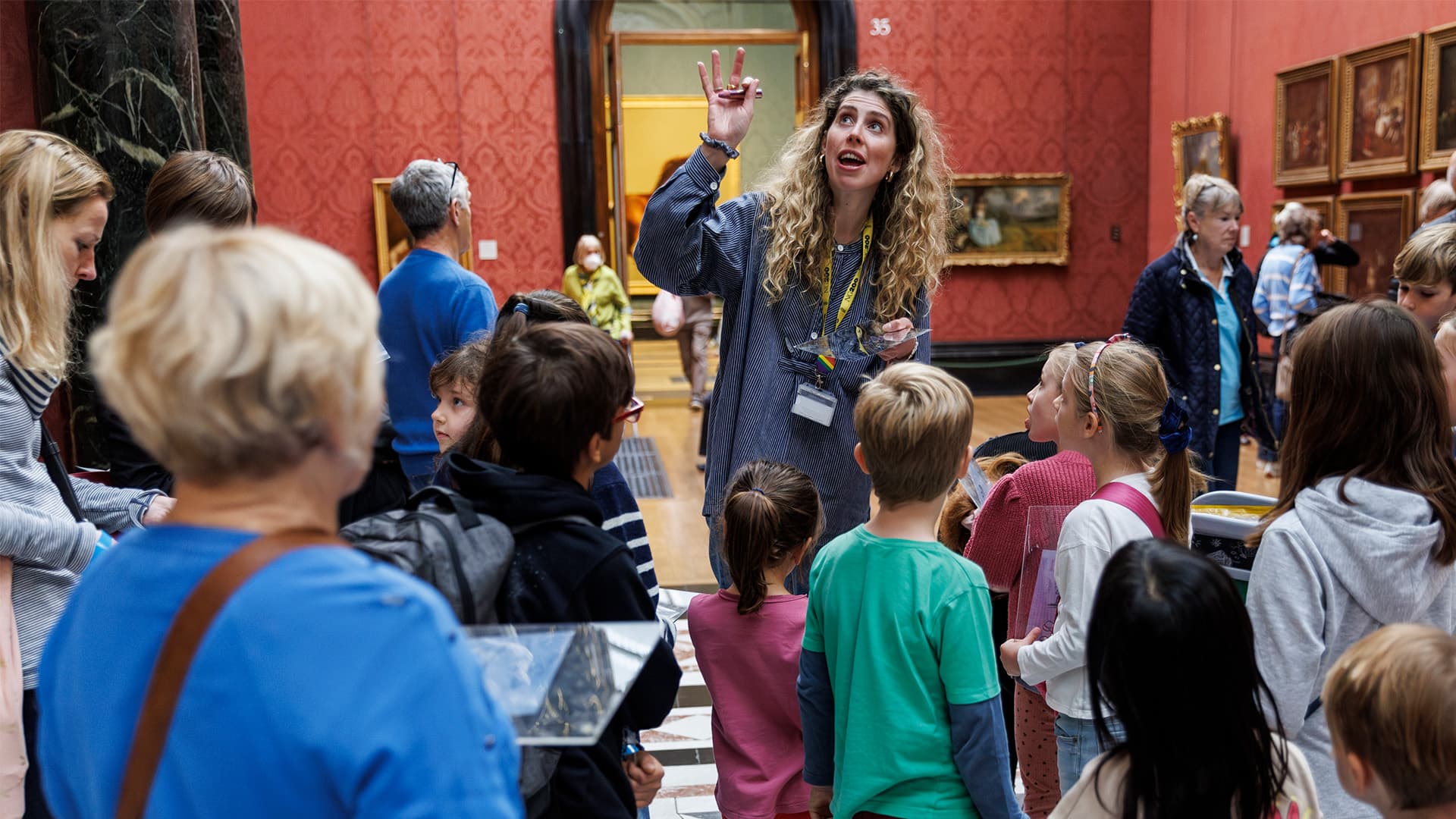 Decoding Pictures: Family Tour