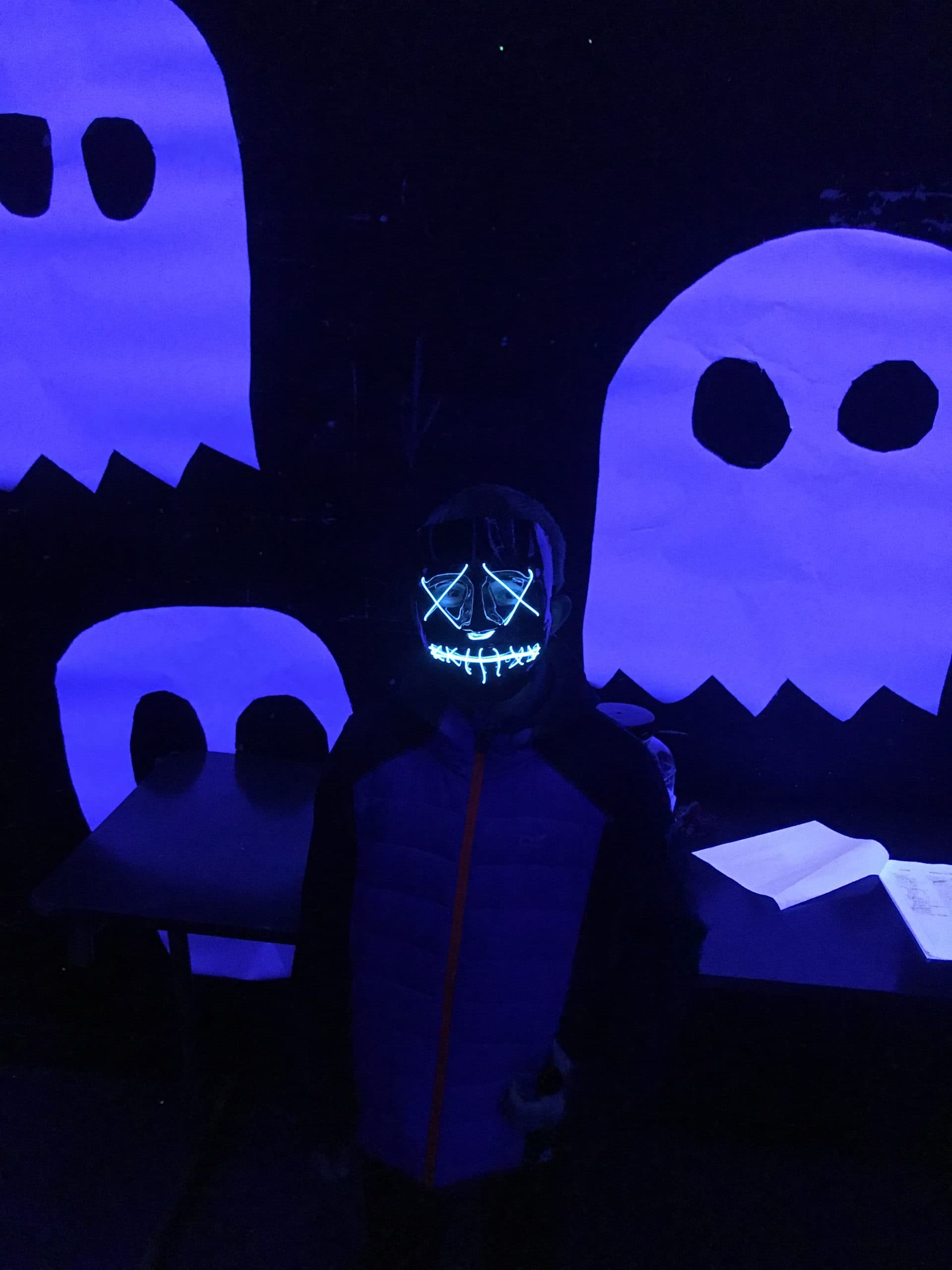 The Glowing Ghost Hunt - Halloween Escape Room