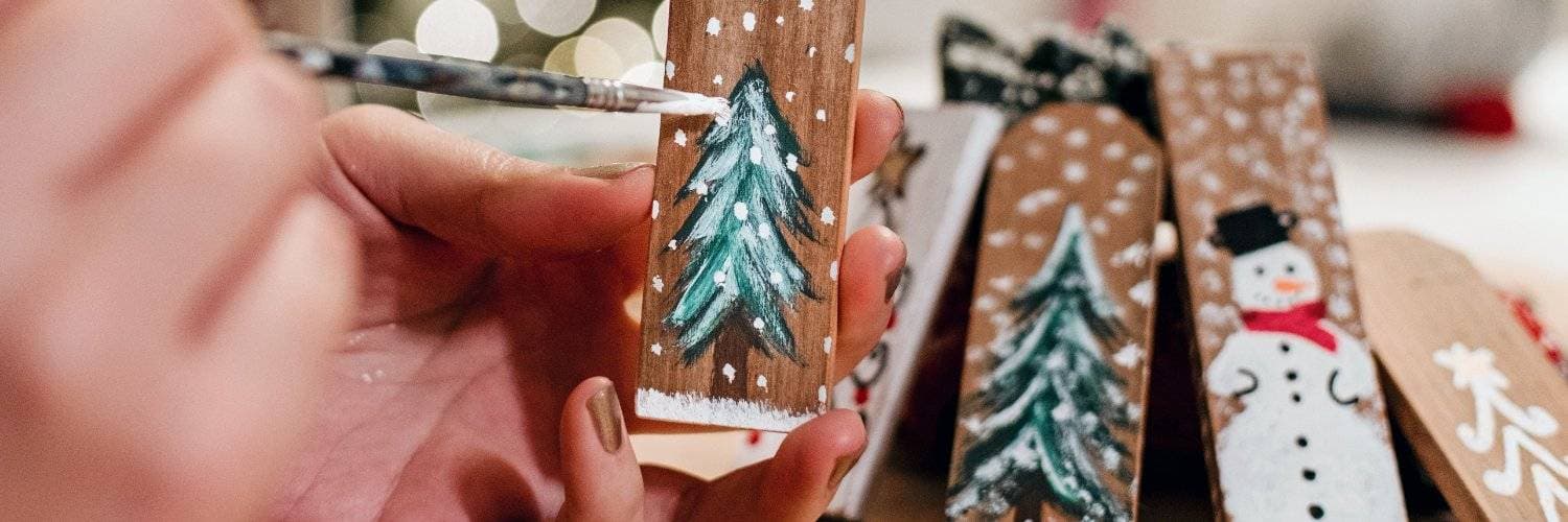 Tuesday Craft Club: Make Your Own Christmas Cracker