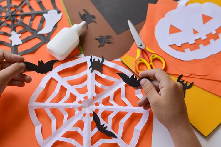 Spooky crafts at Bracknell Library