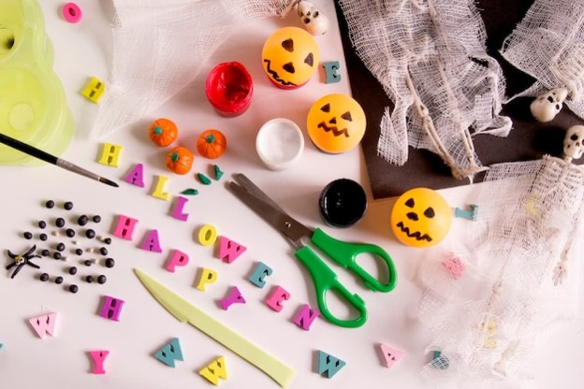 Halloween: Make, Build and Play