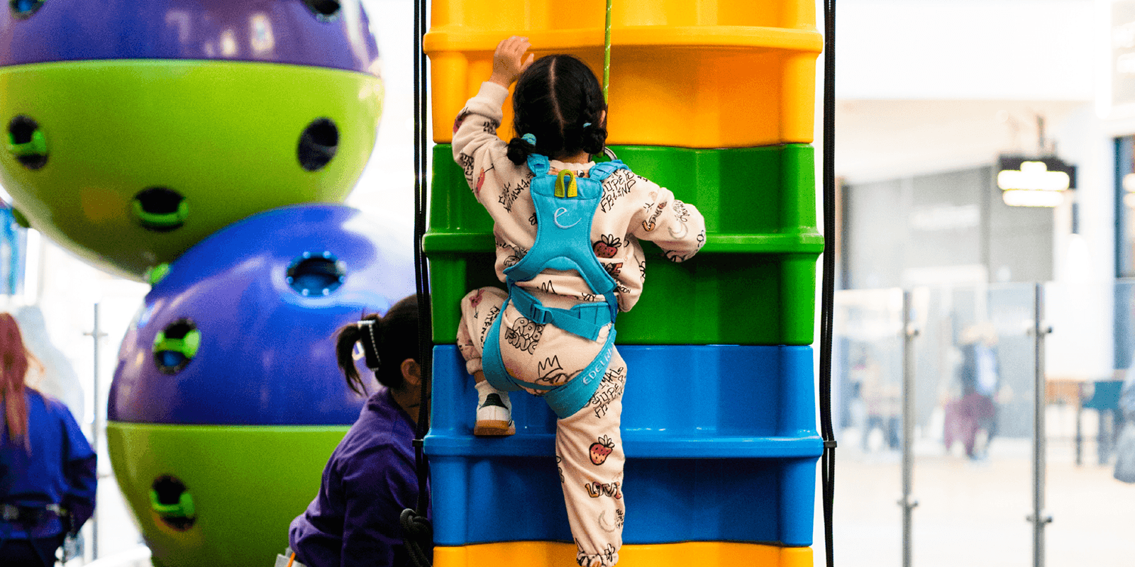 Mini Mountaineers + at Clip 'n Climb at The O2