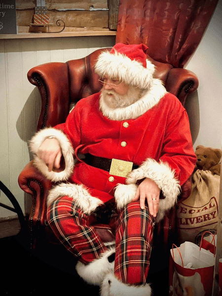Santa's Grotto at Threaplands